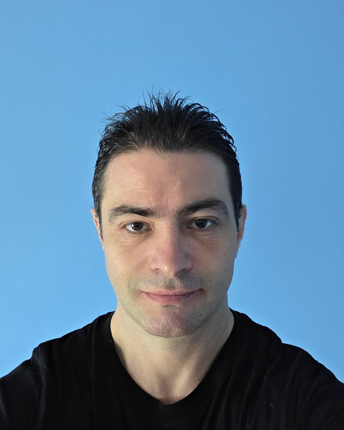 Eugen, known as Motanu, creator of AI video tutorials